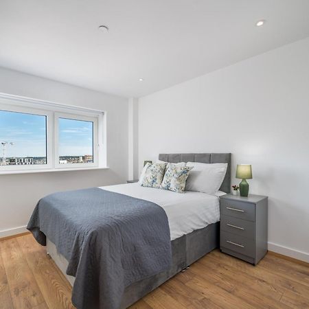 Skyvillion - London River Thames Top Floor Apartments By Woolwich Ferry, Mins To London Excel, O2 Arena , London City Airport With Parking Екстер'єр фото