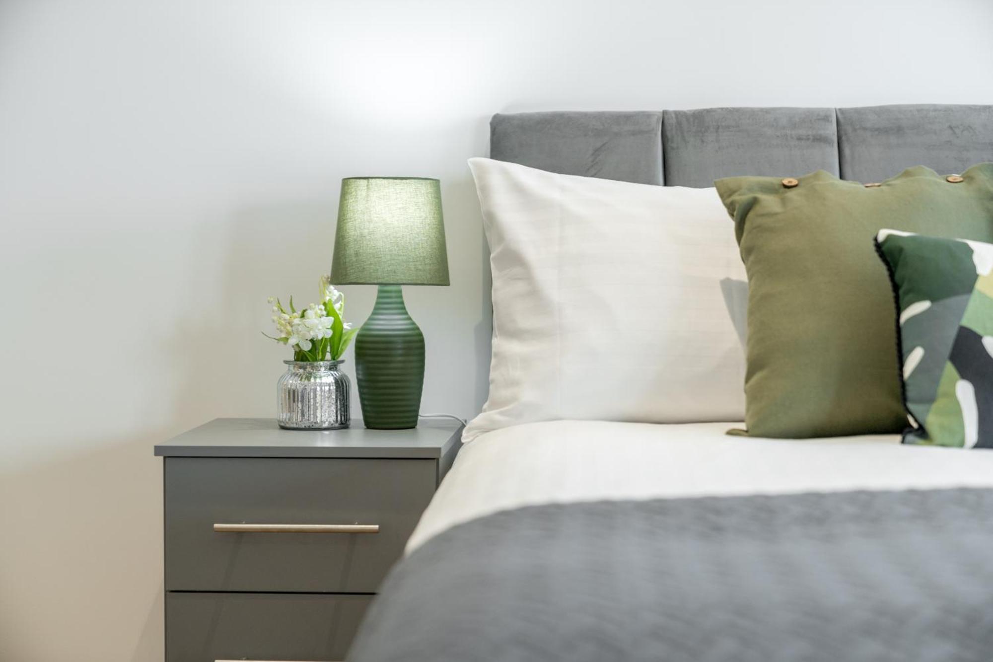 Skyvillion - London River Thames Top Floor Apartments By Woolwich Ferry, Mins To London Excel, O2 Arena , London City Airport With Parking Екстер'єр фото