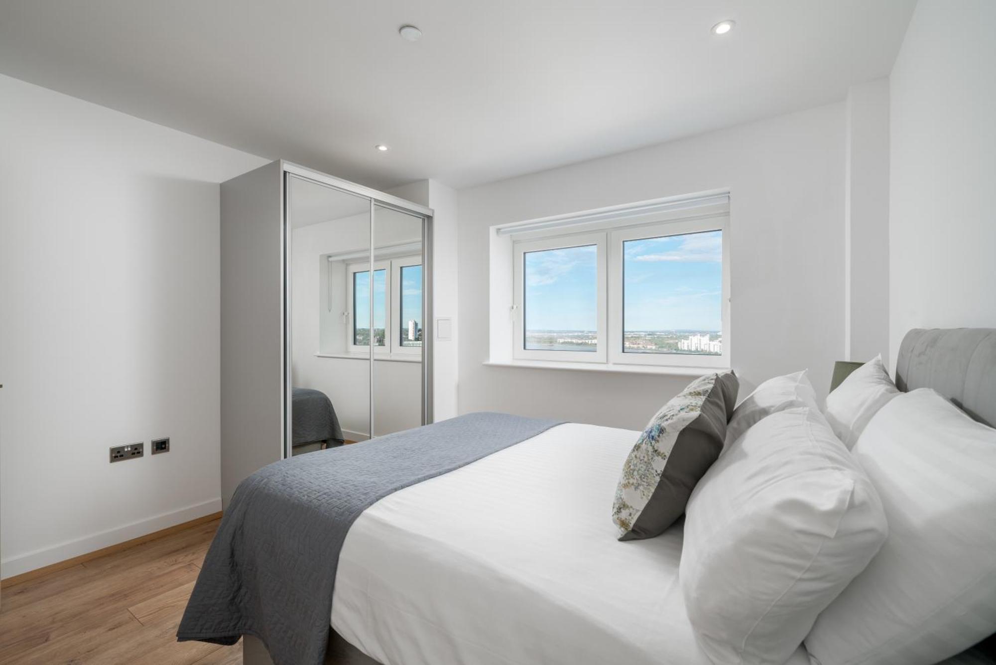 Skyvillion - London River Thames Top Floor Apartments By Woolwich Ferry, Mins To London Excel, O2 Arena , London City Airport With Parking Екстер'єр фото