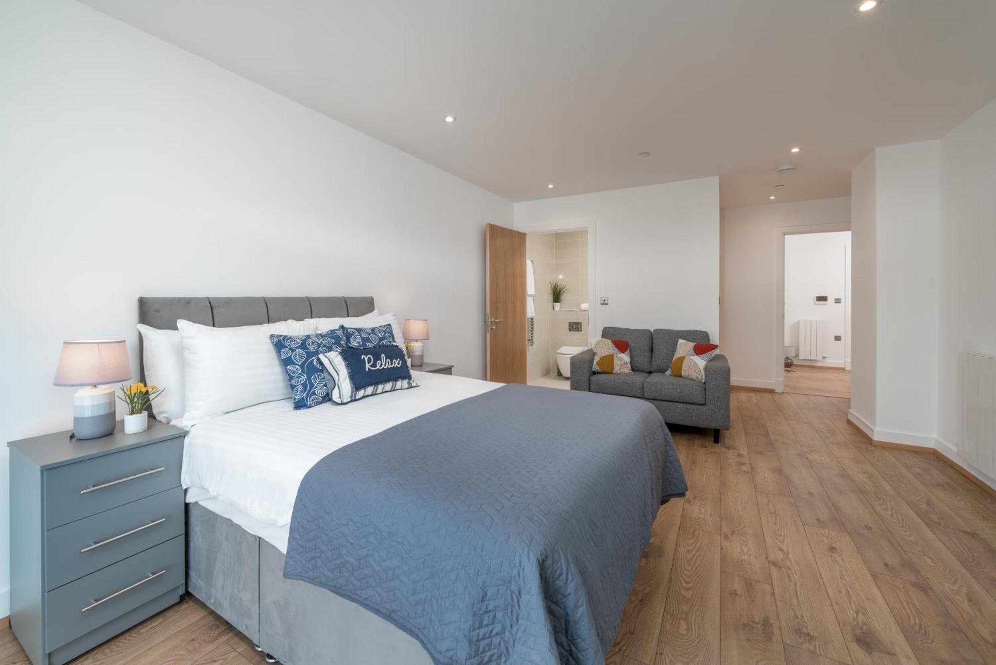 Skyvillion - London River Thames Top Floor Apartments By Woolwich Ferry, Mins To London Excel, O2 Arena , London City Airport With Parking Екстер'єр фото