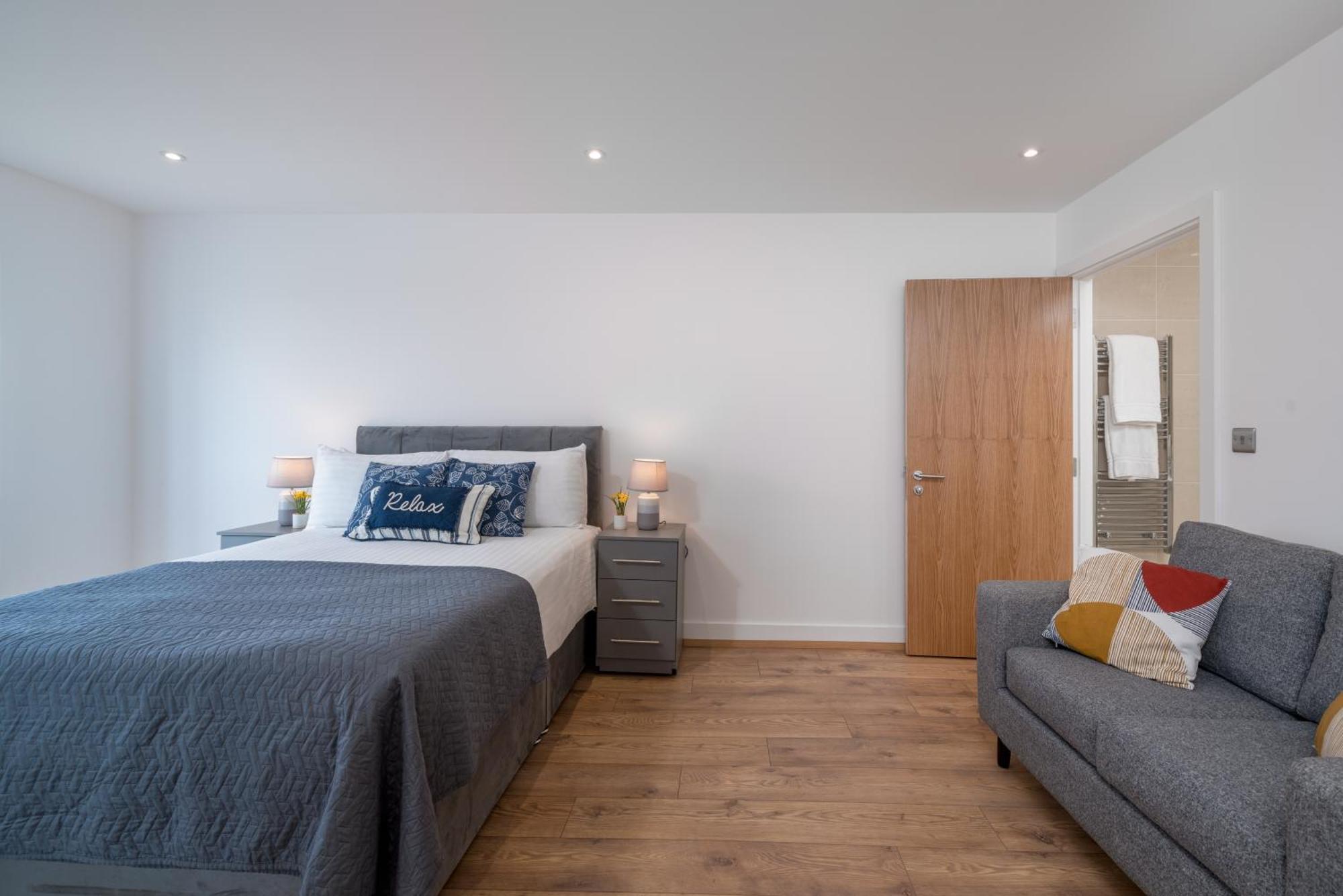 Skyvillion - London River Thames Top Floor Apartments By Woolwich Ferry, Mins To London Excel, O2 Arena , London City Airport With Parking Екстер'єр фото