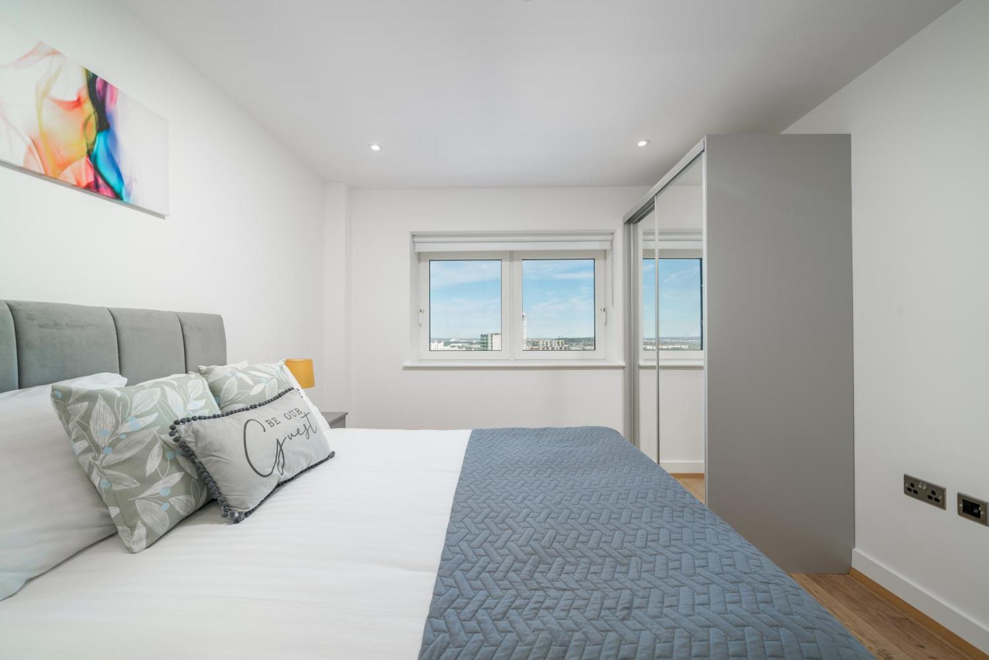 Skyvillion - London River Thames Top Floor Apartments By Woolwich Ferry, Mins To London Excel, O2 Arena , London City Airport With Parking Екстер'єр фото